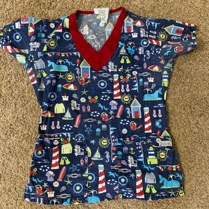 Summer/beach pattern scrub top
